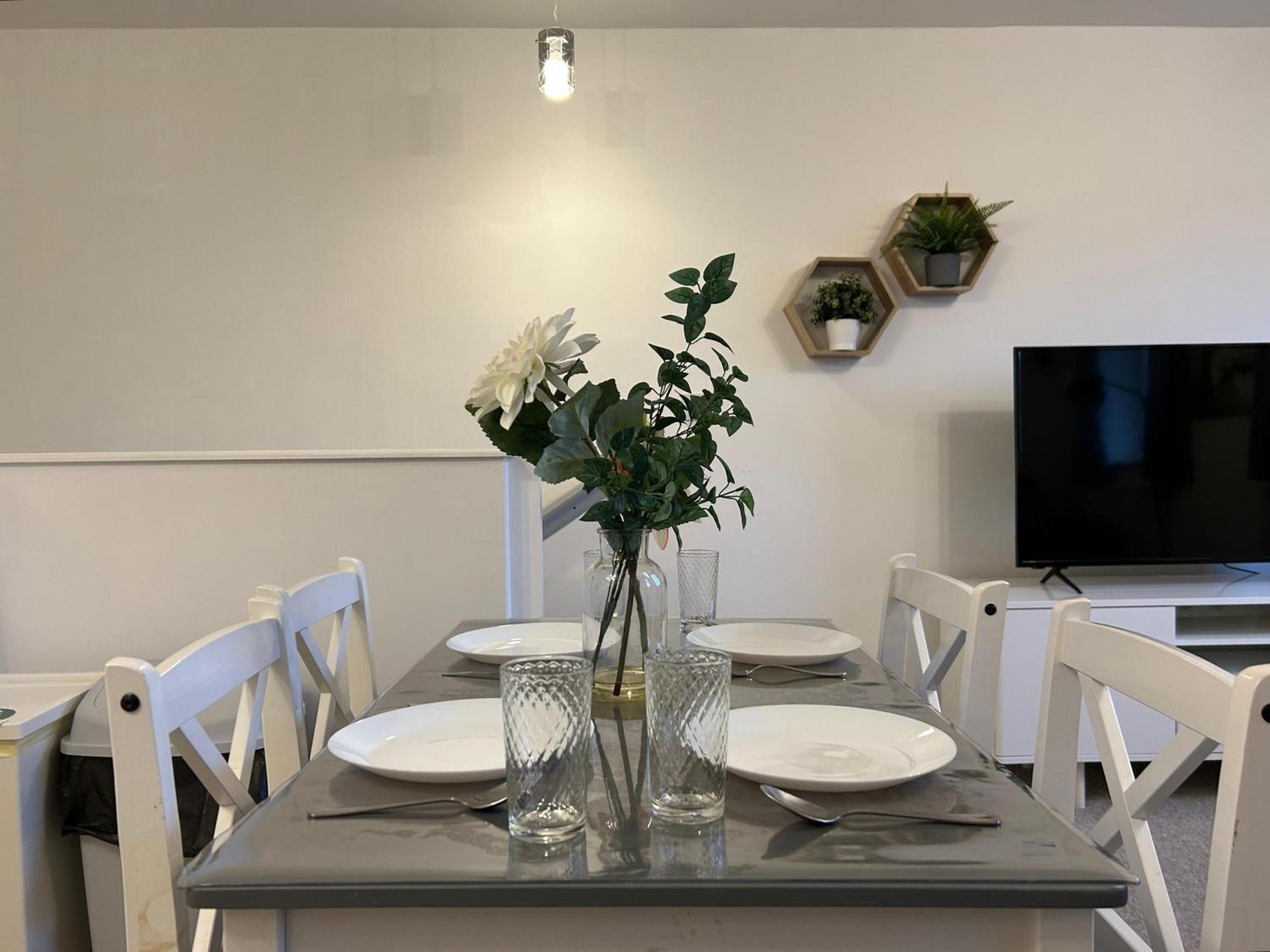 Lovely Serviced Apartment, Free Parking, Apartment