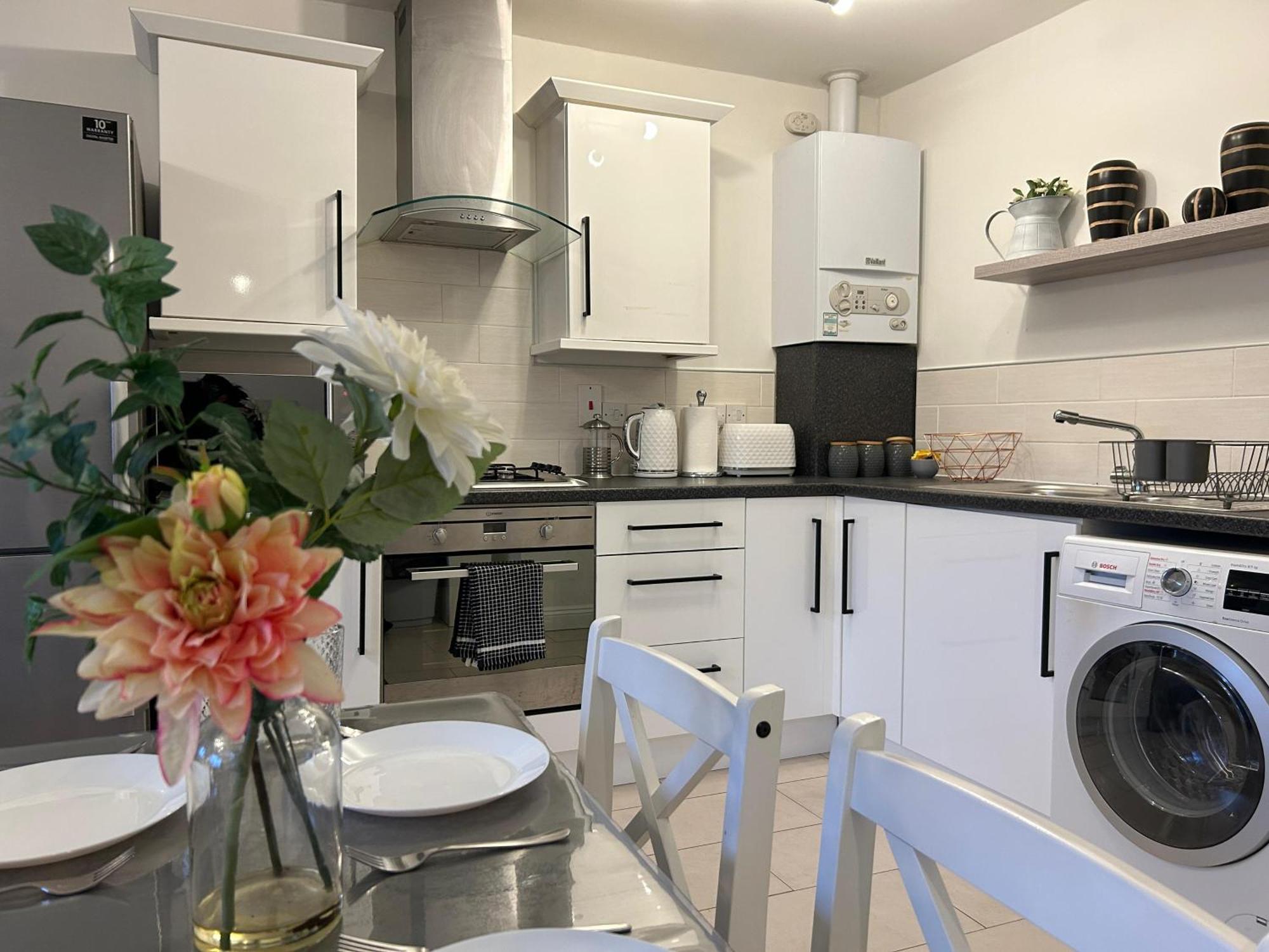 Lovely Serviced Apartment, Free Parking, *