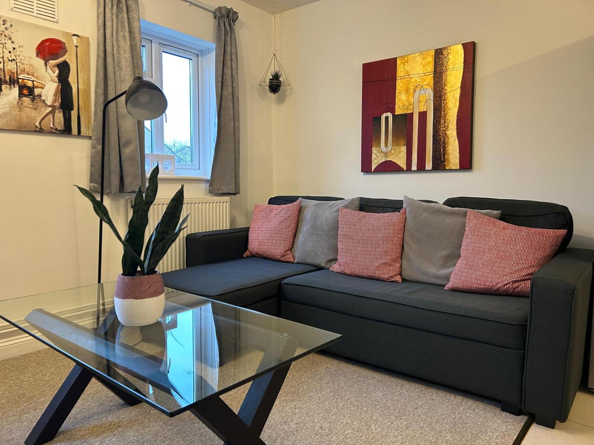 Lovely Serviced Apartment, Free Parking, *