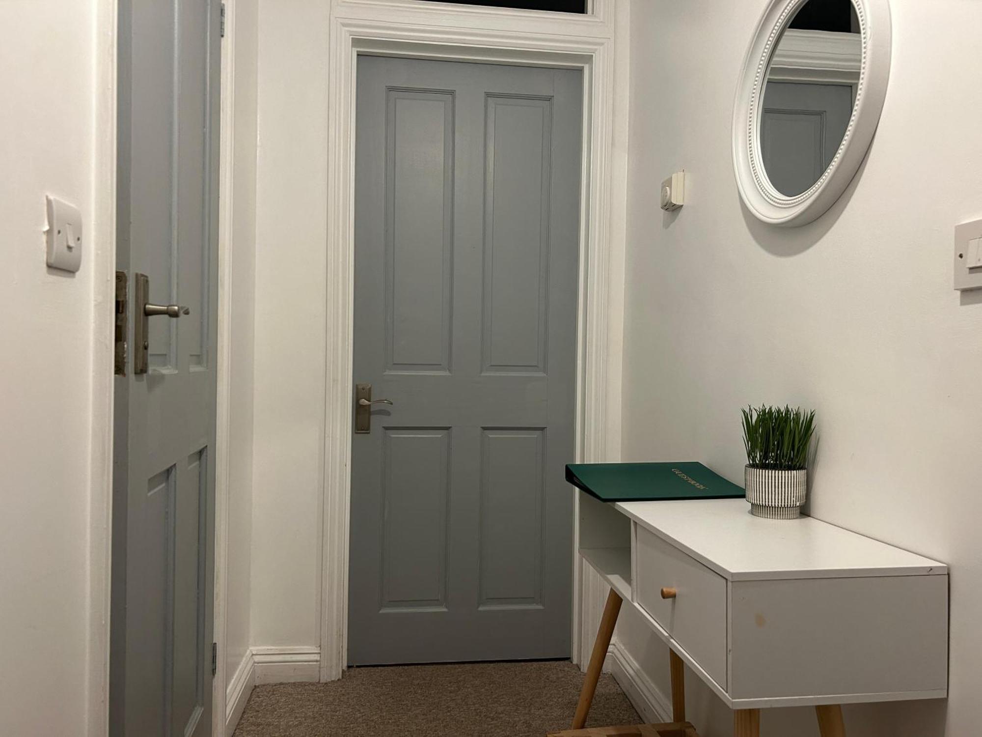 Lovely Serviced Apartment, Free Parking,